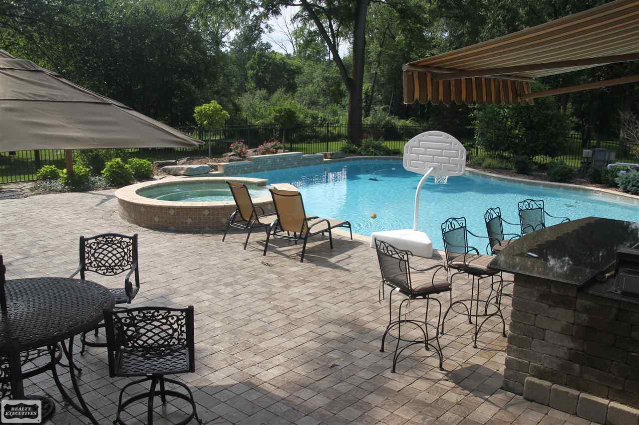 6532 Cornerstone Lane, Unit 4 Rochester Hills, MI 48306 - Photo 12 of 58