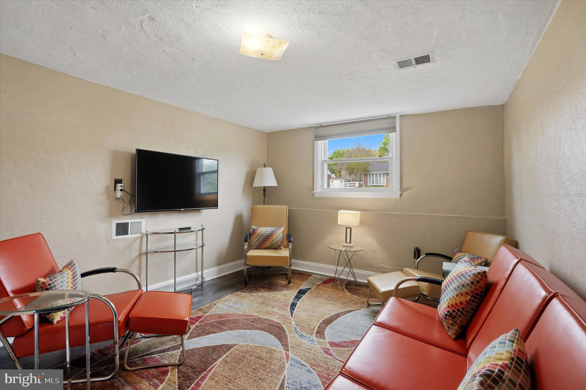 308 Lewis Road Springfield, PA 19064 - Photo 21 of 34 Cozy retreat with vibrant accents.