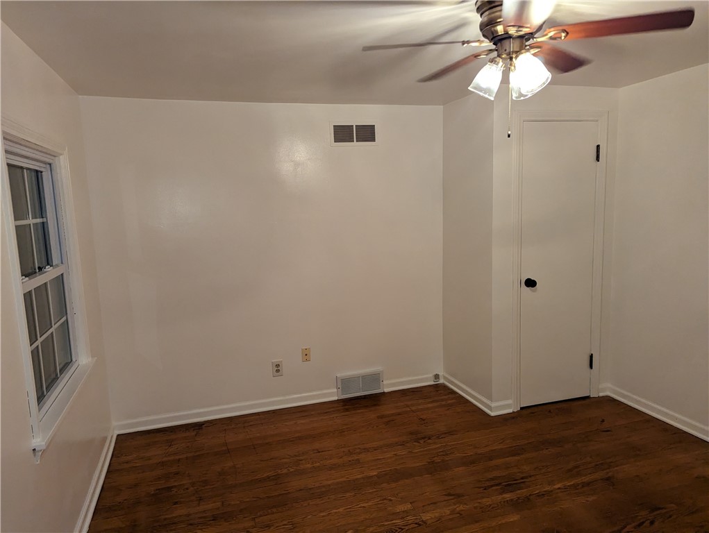 185 Paxton Road Irondequoit, NY 14617 - Photo 16 of 19 Bedroom 3