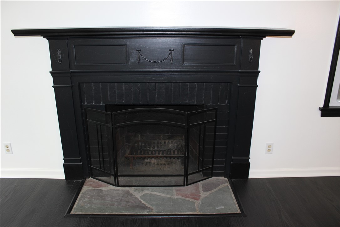 185 Paxton Road Irondequoit, NY 14617 - Photo 7 of 19 Fireplace