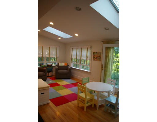 7 Butler Road Hingham, MA 02043 - Photo 14 of 22 Gallery Image 14