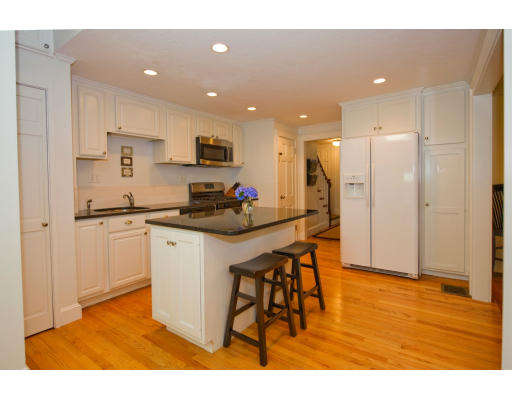 7 Butler Road Hingham, MA 02043 - Photo 8 of 22 Gallery Image 8