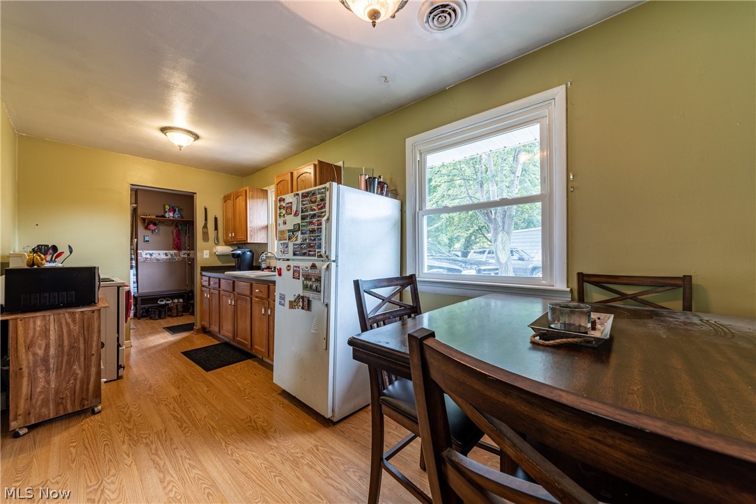 1652 Hubbard Road Madison, OH 44057 - Photo 8 of 29