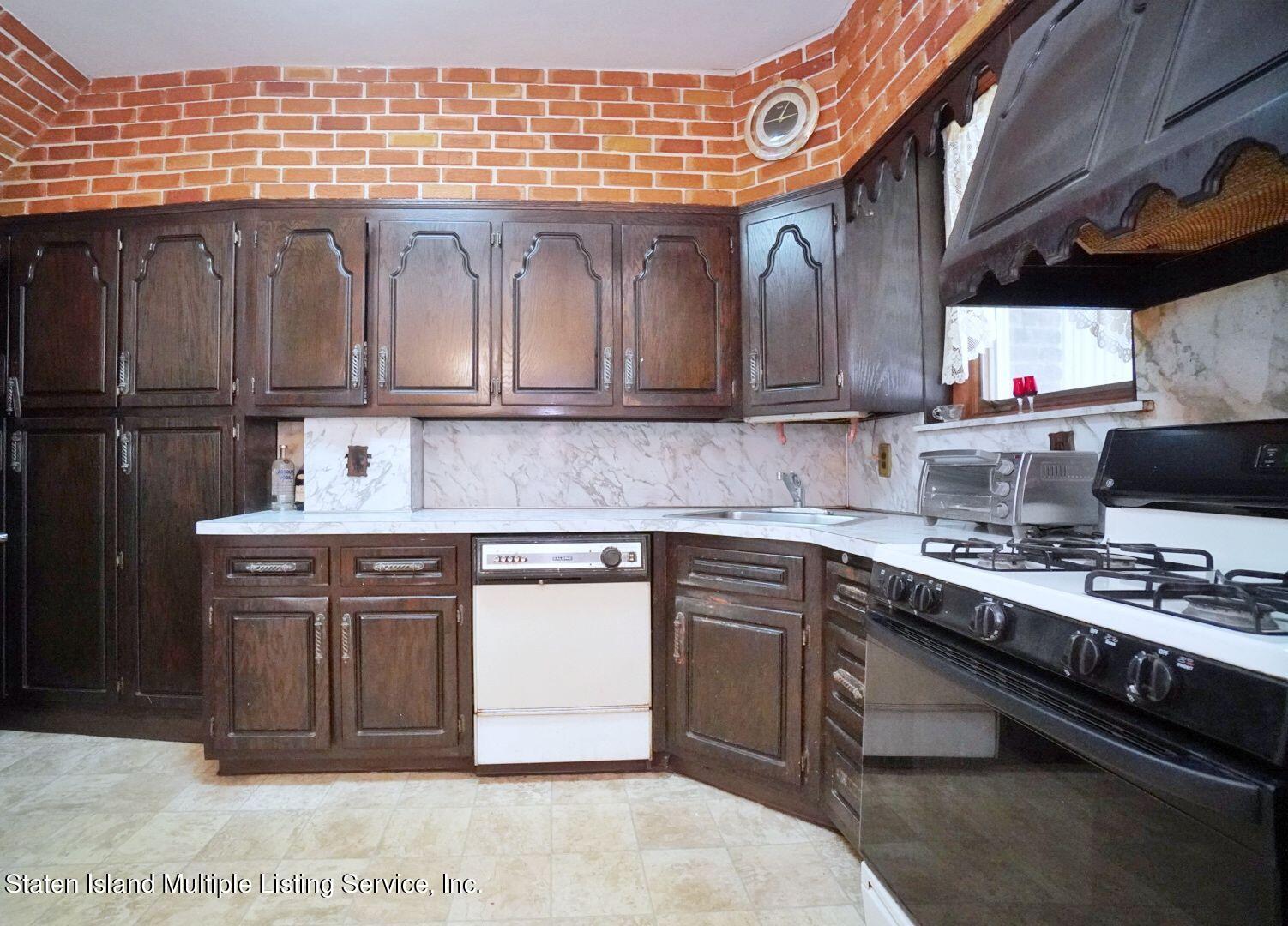 24 Village Road East Brooklyn, NY 11223 - Photo 11 of 25 4747TQ4w