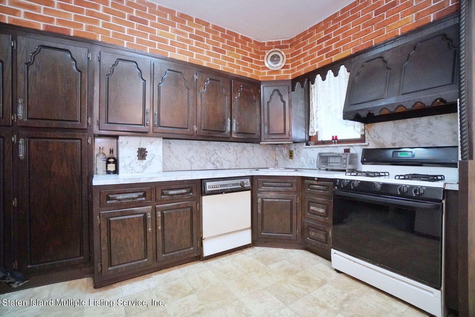 24 Village Road East Brooklyn, NY 11223 - Photo 10 of 25 Gvpx83Lg