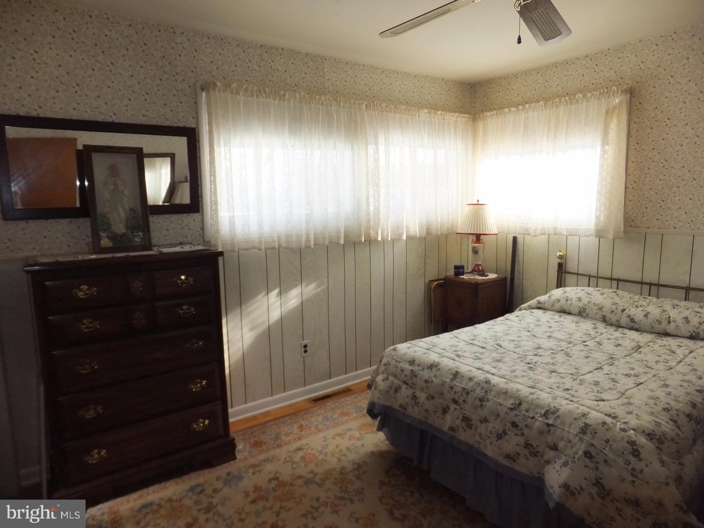 33 St Dunstans Road Hatboro, PA 19040 - Photo 14 of 22
