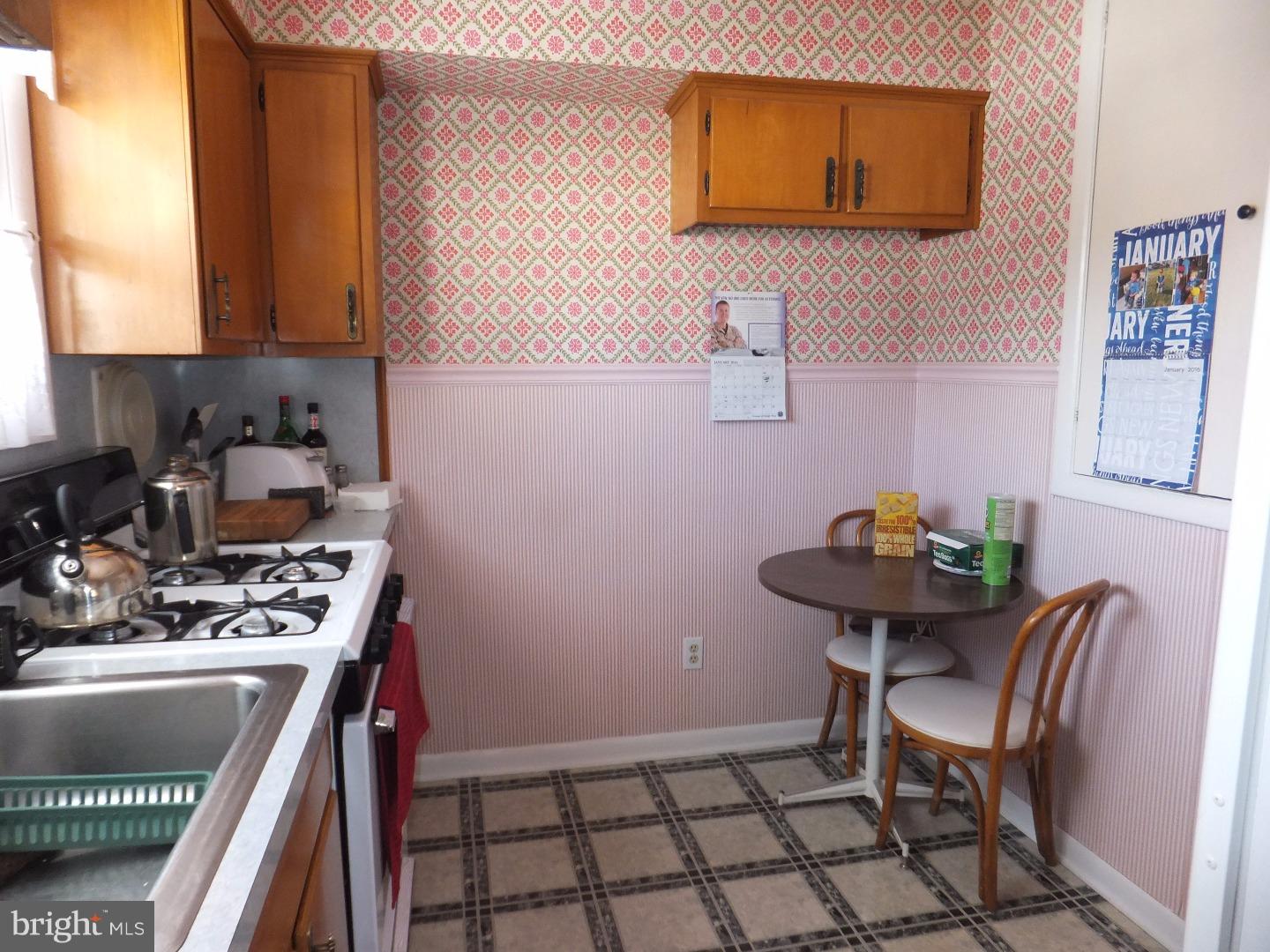 33 St Dunstans Road Hatboro, PA 19040 - Photo 8 of 22