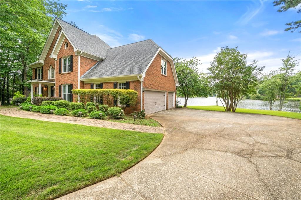 75 Spring Ridge Court Newnan, GA 30265 - Photo 6 of 60 Gallery Image 6