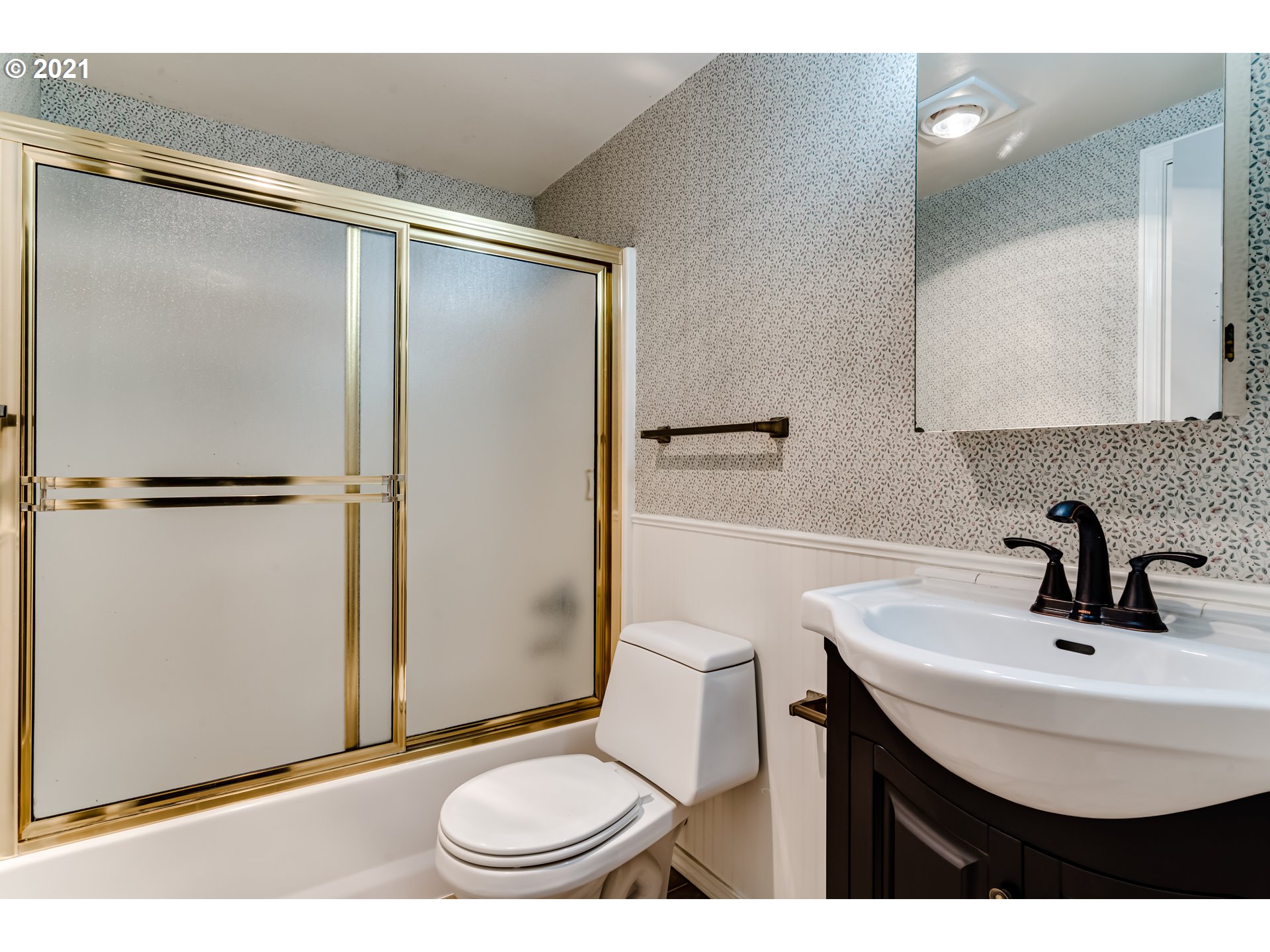 232 South 42nd Street Springfield, OR 97478 - Photo 14 of 31 a bathroom with a sink toilet and shower