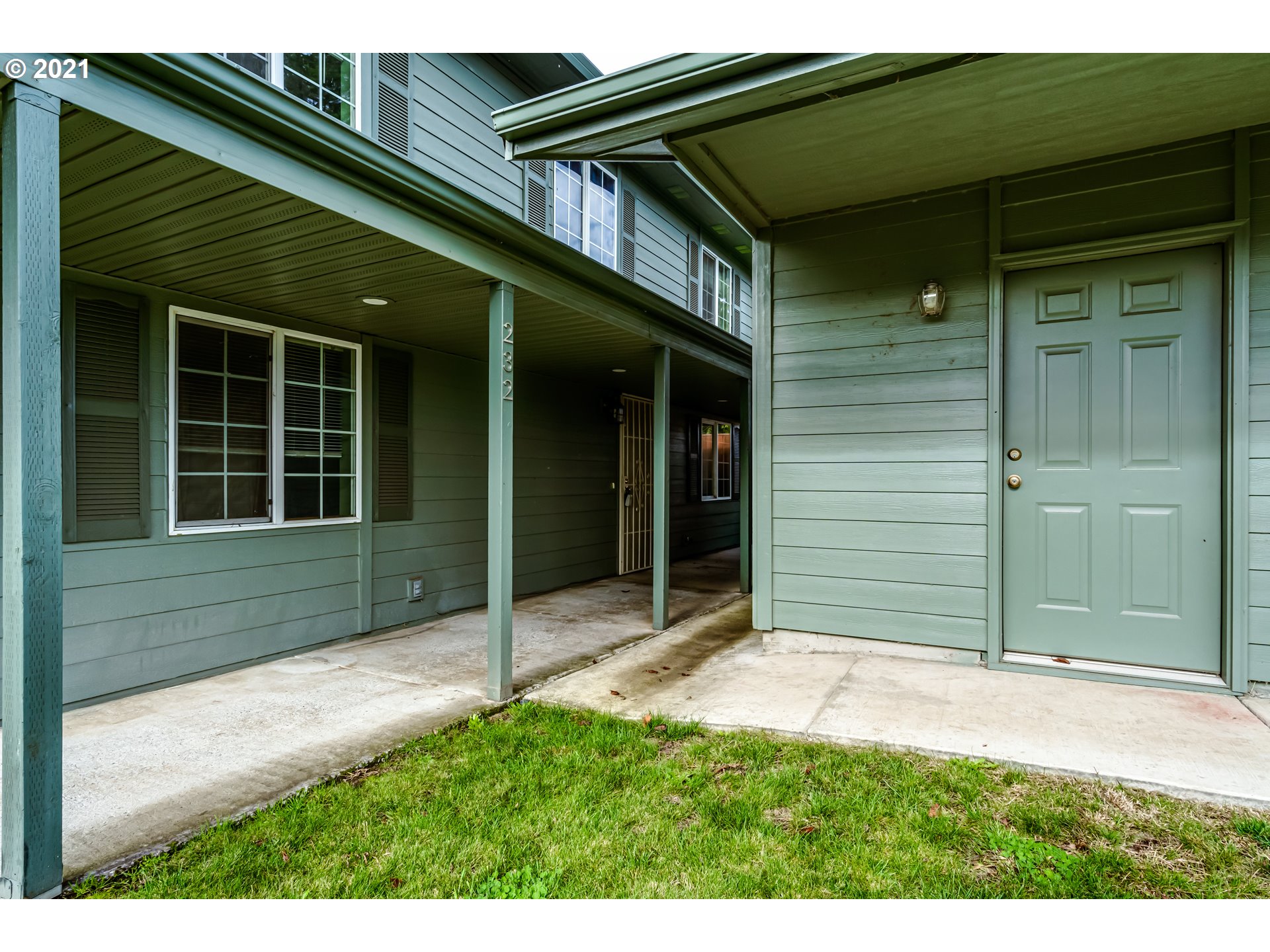 232 South 42nd Street Springfield, OR 97478 - Photo 3 of 31 a view of front door
