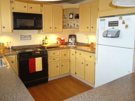 1614 Clinton Street McKees Rocks, PA 15136 - Photo 5 of 19 Kitchen.