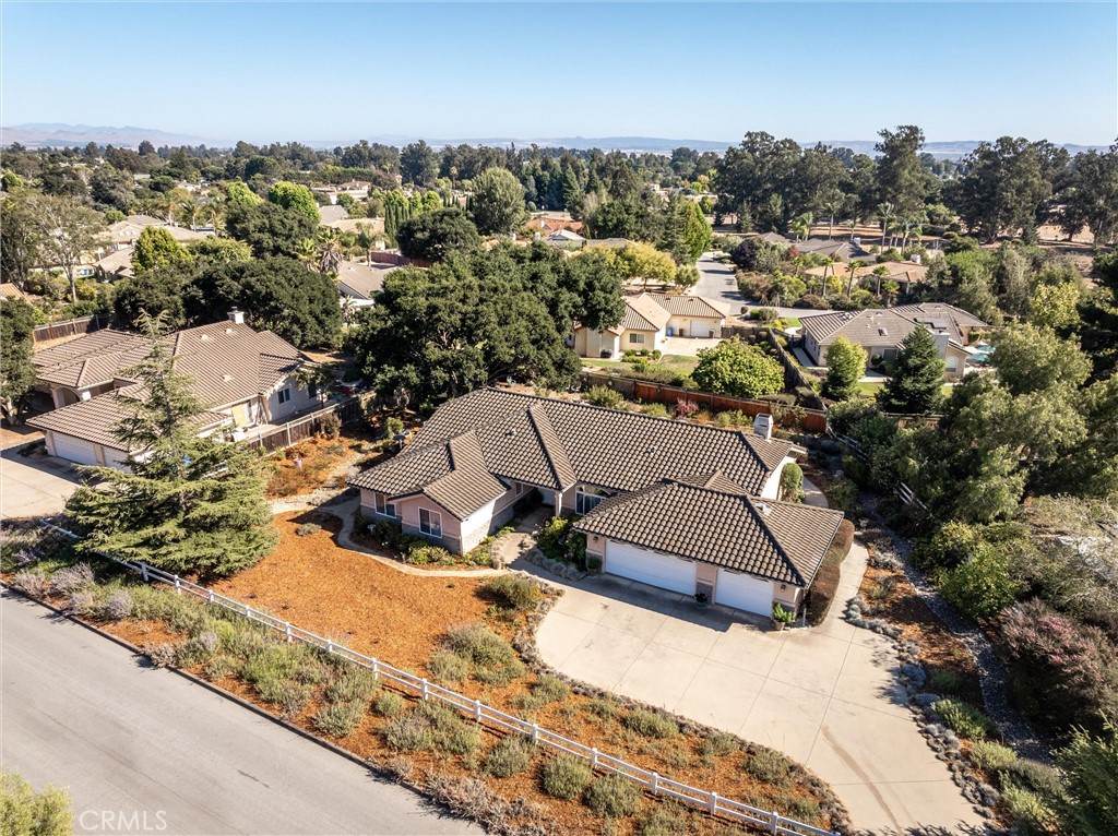 535 Charro Way Nipomo, CA 93444 - Photo 31 of 34 an aerial view of residential houses with outdoor space