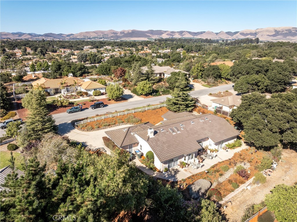 535 Charro Way Nipomo, CA 93444 - Photo 32 of 34 a view of city and mountain