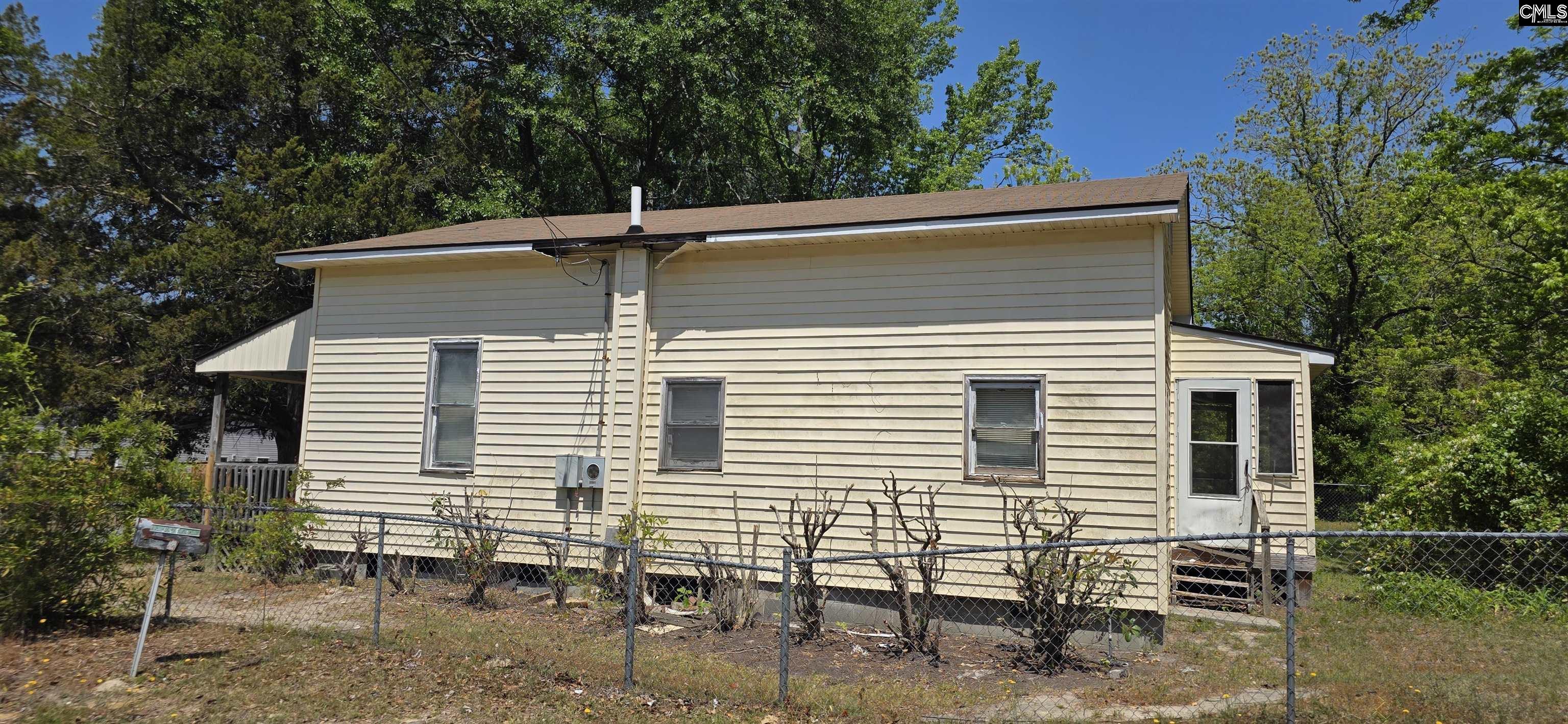 1218 Gordon Street Camden, SC 29020 - Photo 3 of 5