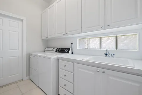 $895,000 | 4702 Dovehill Drive, Palm Beach Gardens, FL 33418