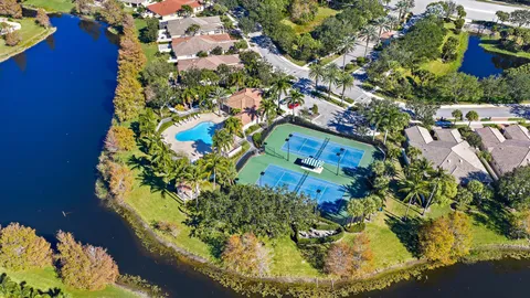 $895,000 | 4702 Dovehill Drive, Palm Beach Gardens, FL 33418