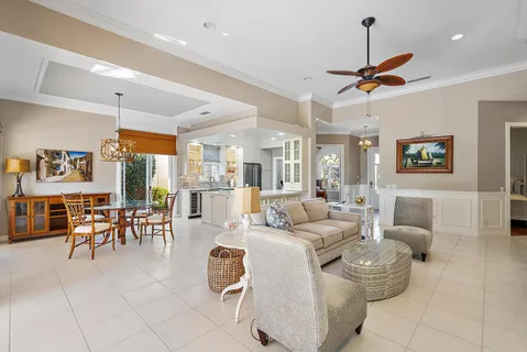 $895,000 | 4702 Dovehill Drive, Palm Beach Gardens, FL 33418
