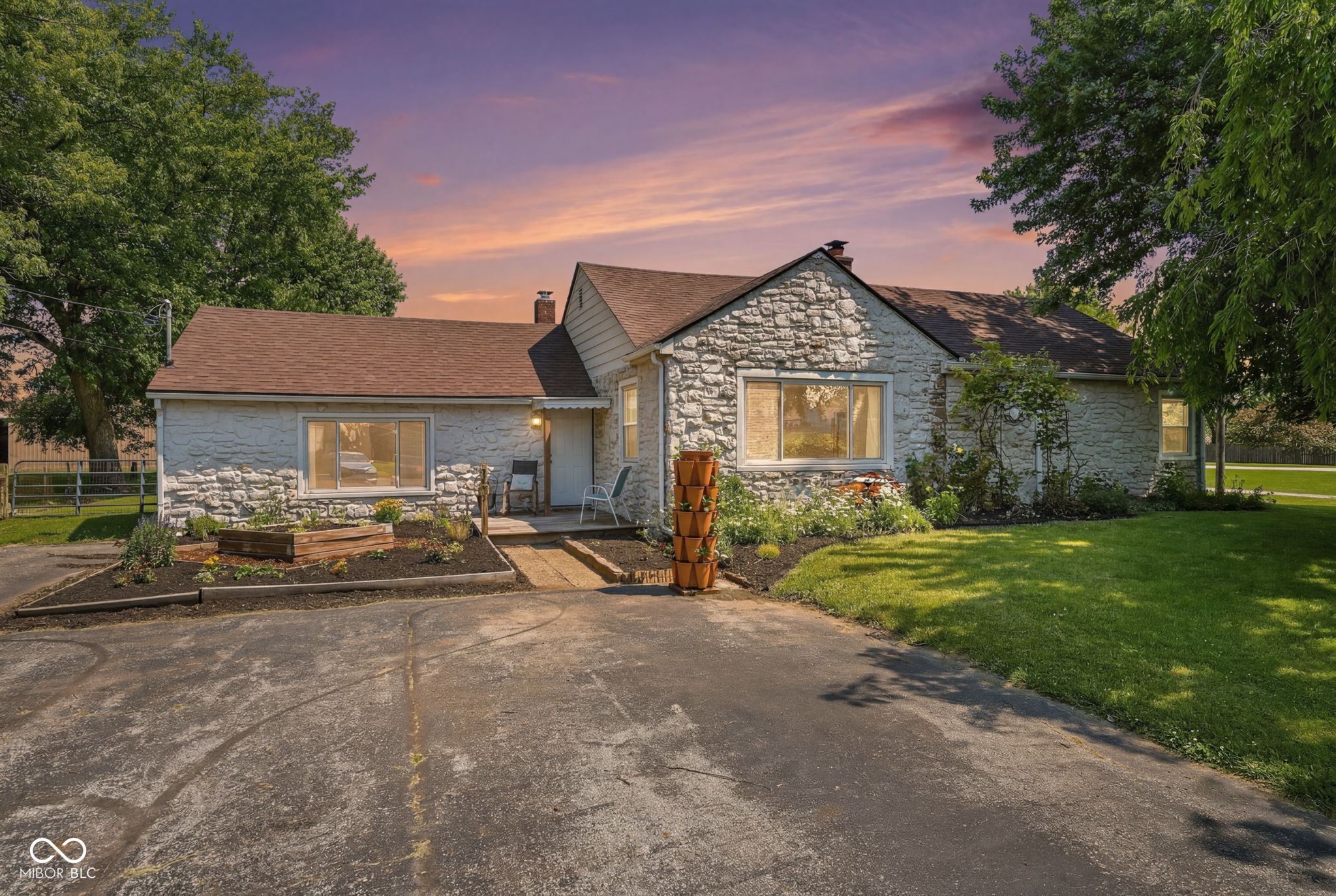 6534 Milhouse Road Indianapolis, IN 46221 - Photo 1 of 47 Gallery Image 1