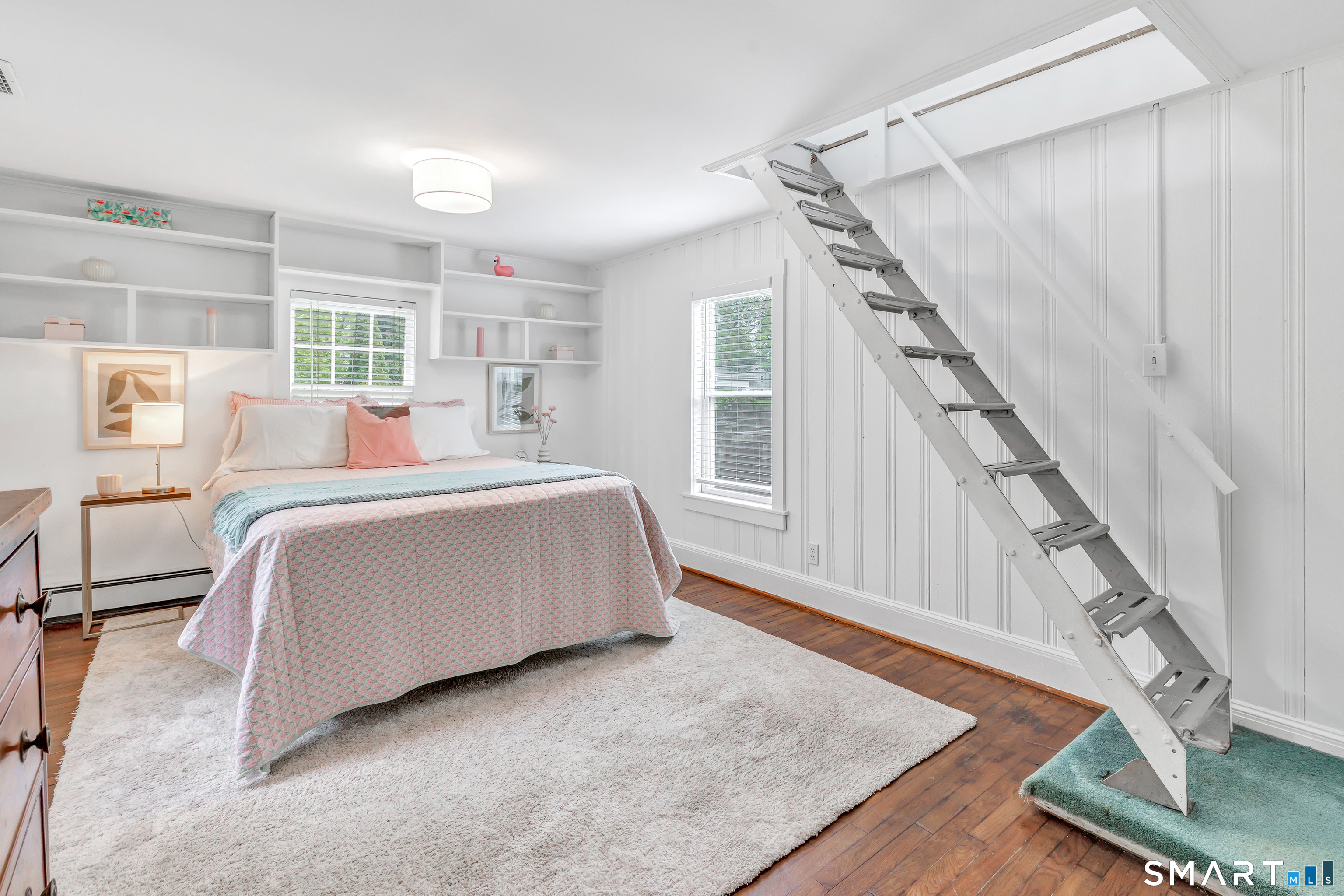 464 Round Hill Road Fairfield, CT 06824 - Photo 29 of 40 Extra bonus space in the loft!