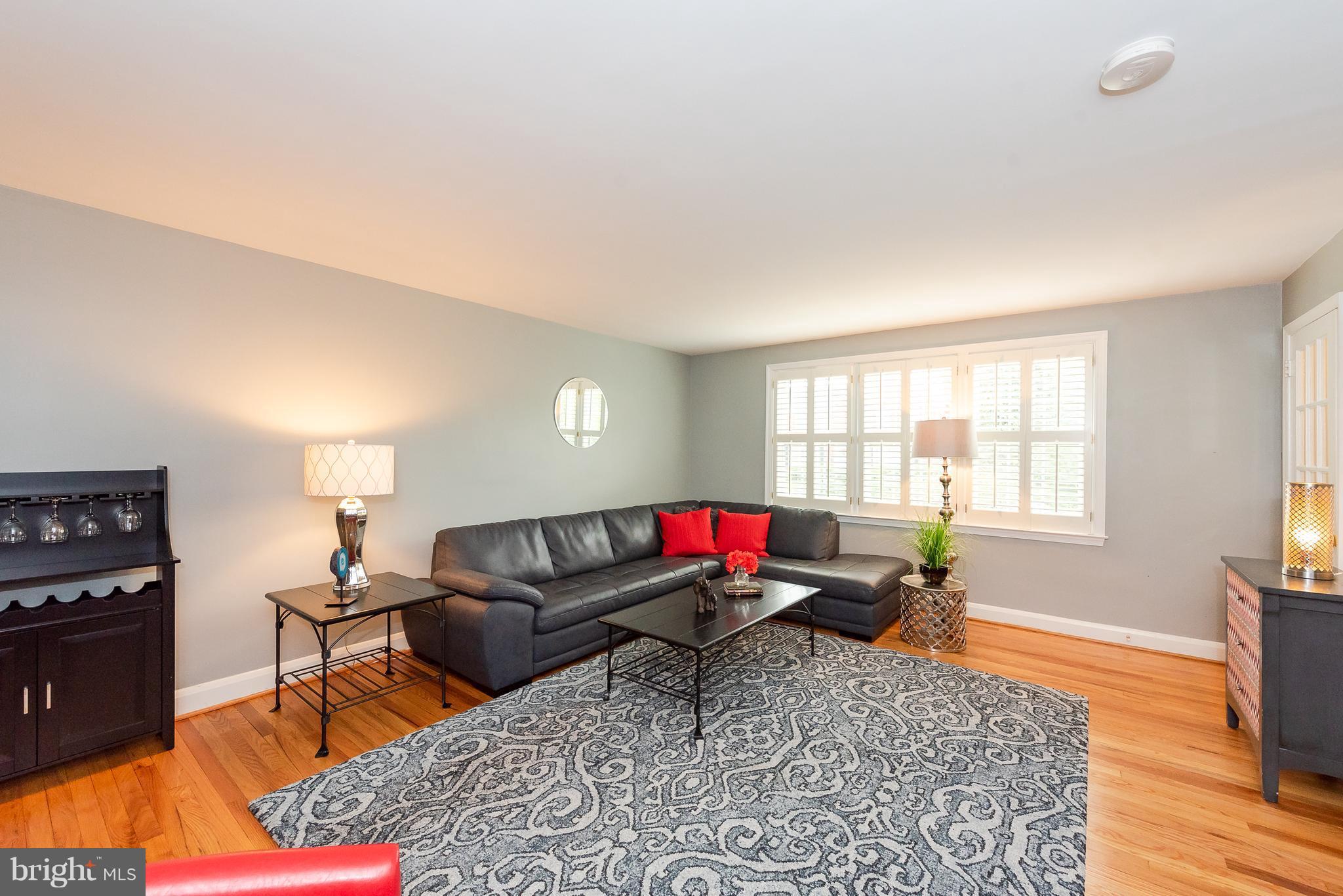 8616 Drumwood Road Baltimore, MD 21286 - Photo 2 of 30 Living Room
