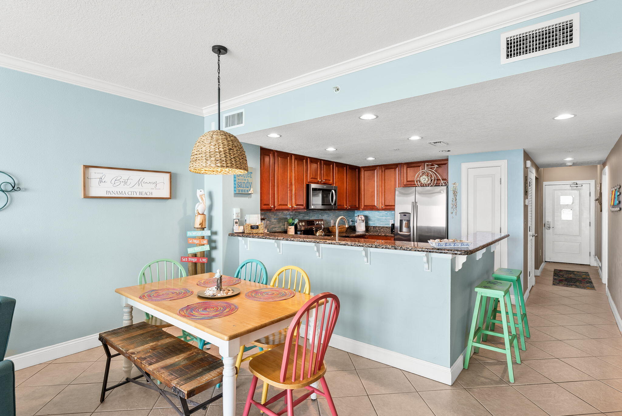 17281 Front Beach Road, Unit 806 Panama City Beach, FL 32413 - Photo 11 of 42 Dining & Kitchen