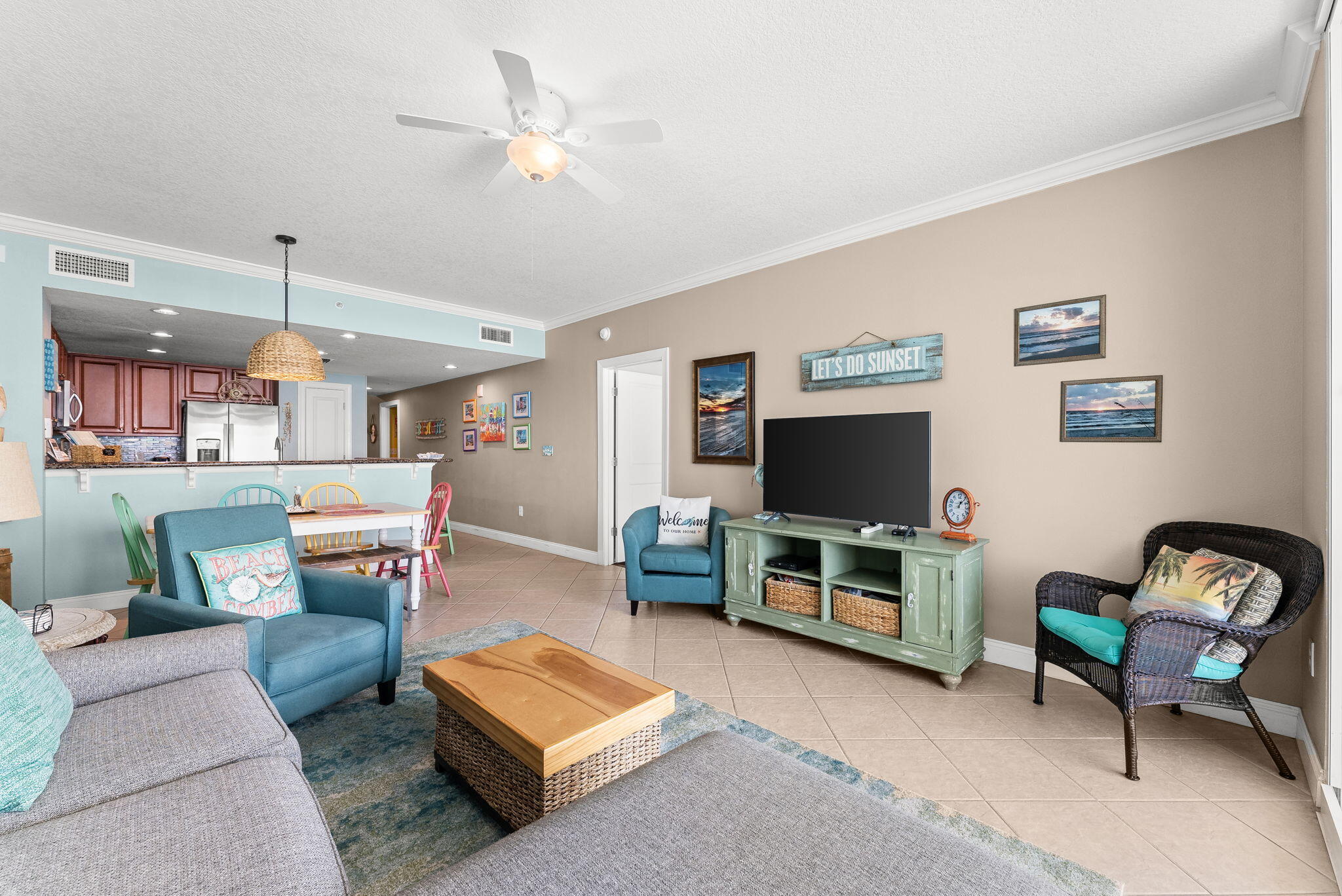 17281 Front Beach Road, Unit 806 Panama City Beach, FL 32413 - Photo 15 of 42 Living Area