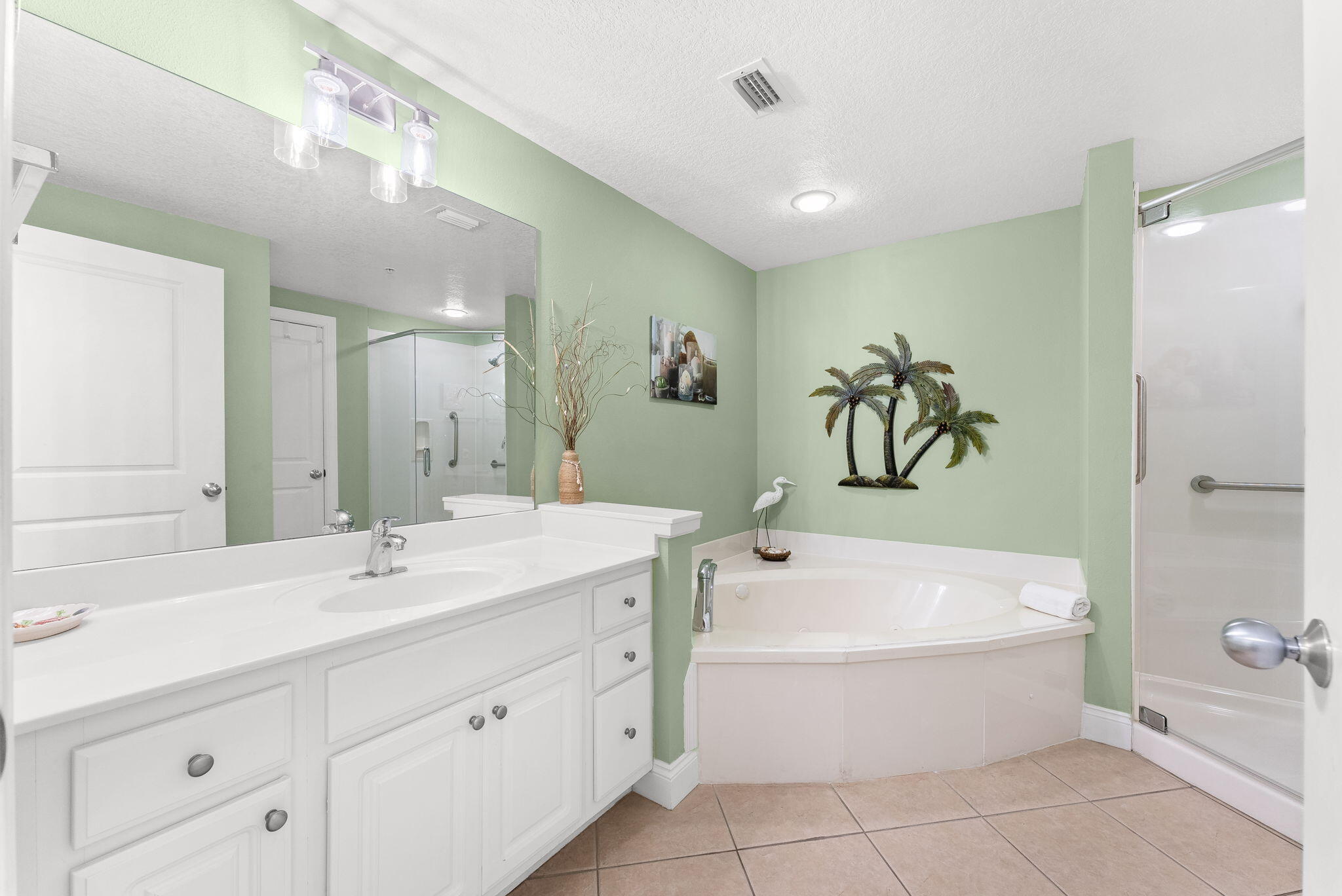 17281 Front Beach Road, Unit 806 Panama City Beach, FL 32413 - Photo 21 of 42 Master Bath