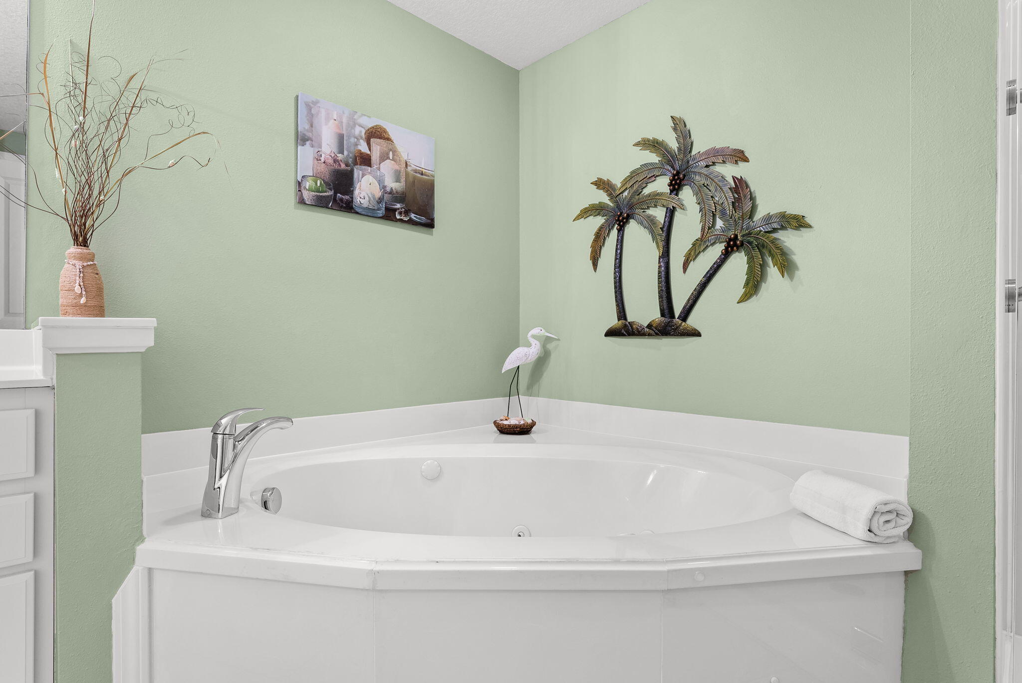 17281 Front Beach Road, Unit 806 Panama City Beach, FL 32413 - Photo 23 of 42 Master Bath