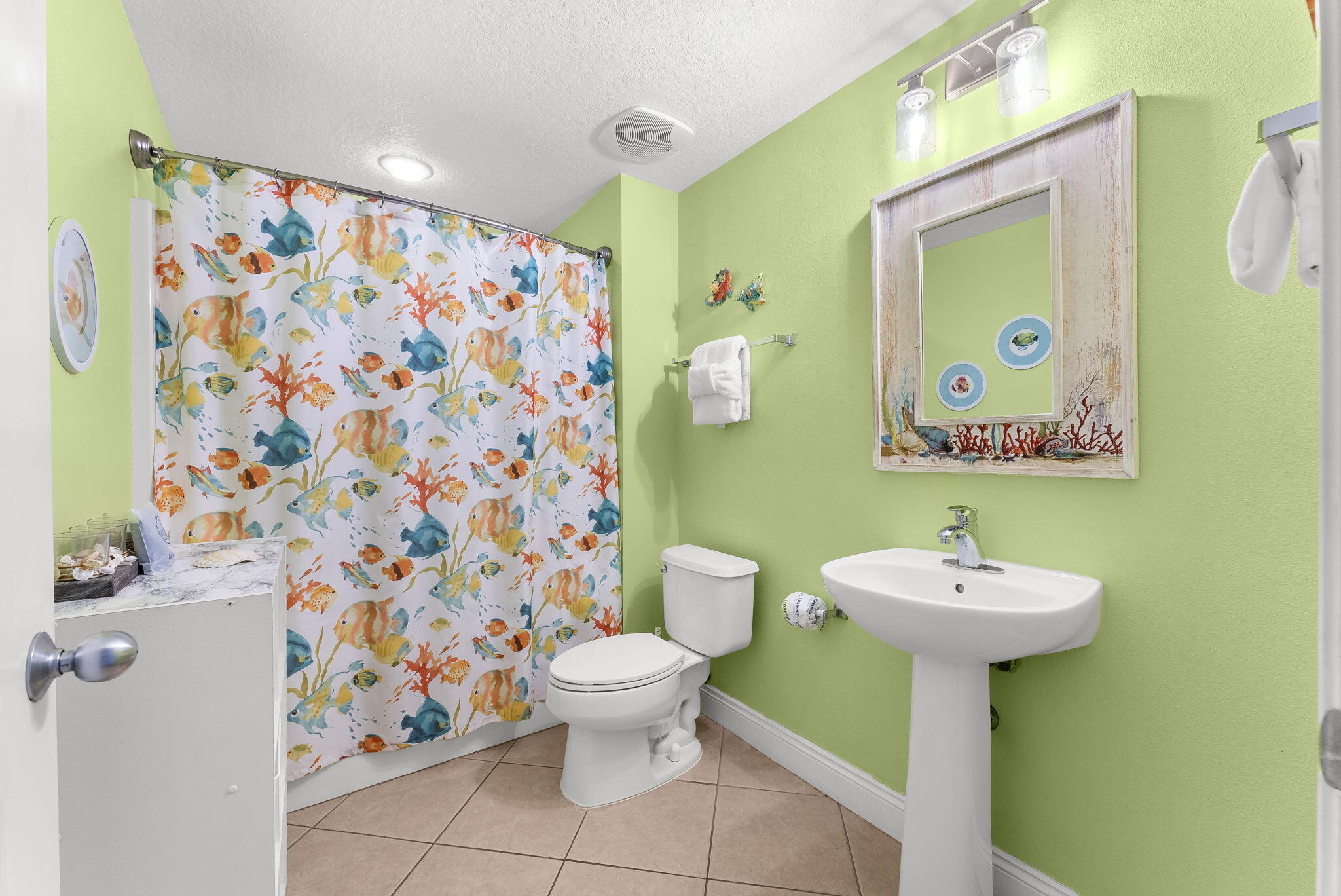 17281 Front Beach Road, Unit 806 Panama City Beach, FL 32413 - Photo 28 of 42 Second Bathroom