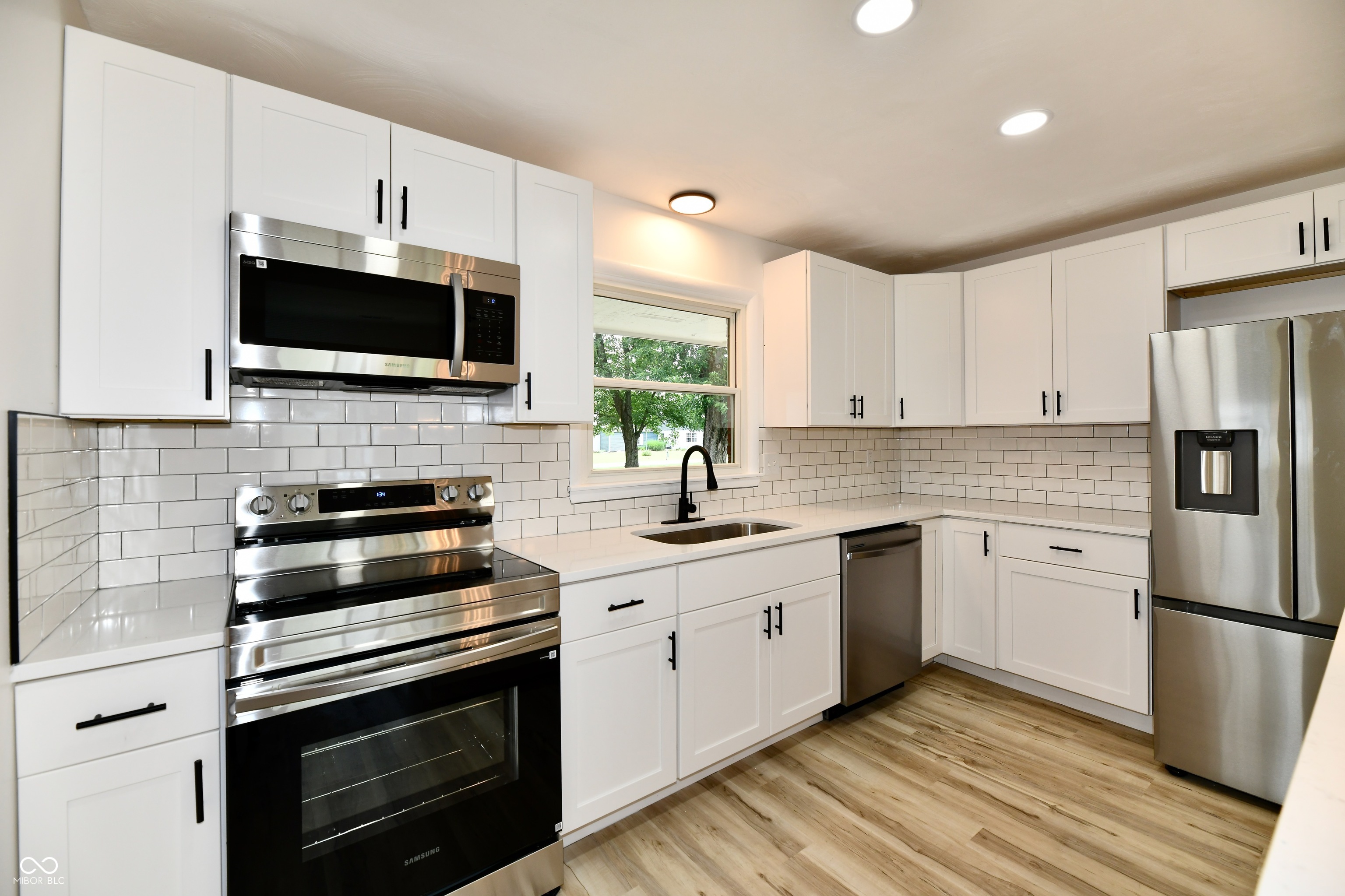 1005 Cardinal Way Anderson, IN 46011 - Photo 12 of 32