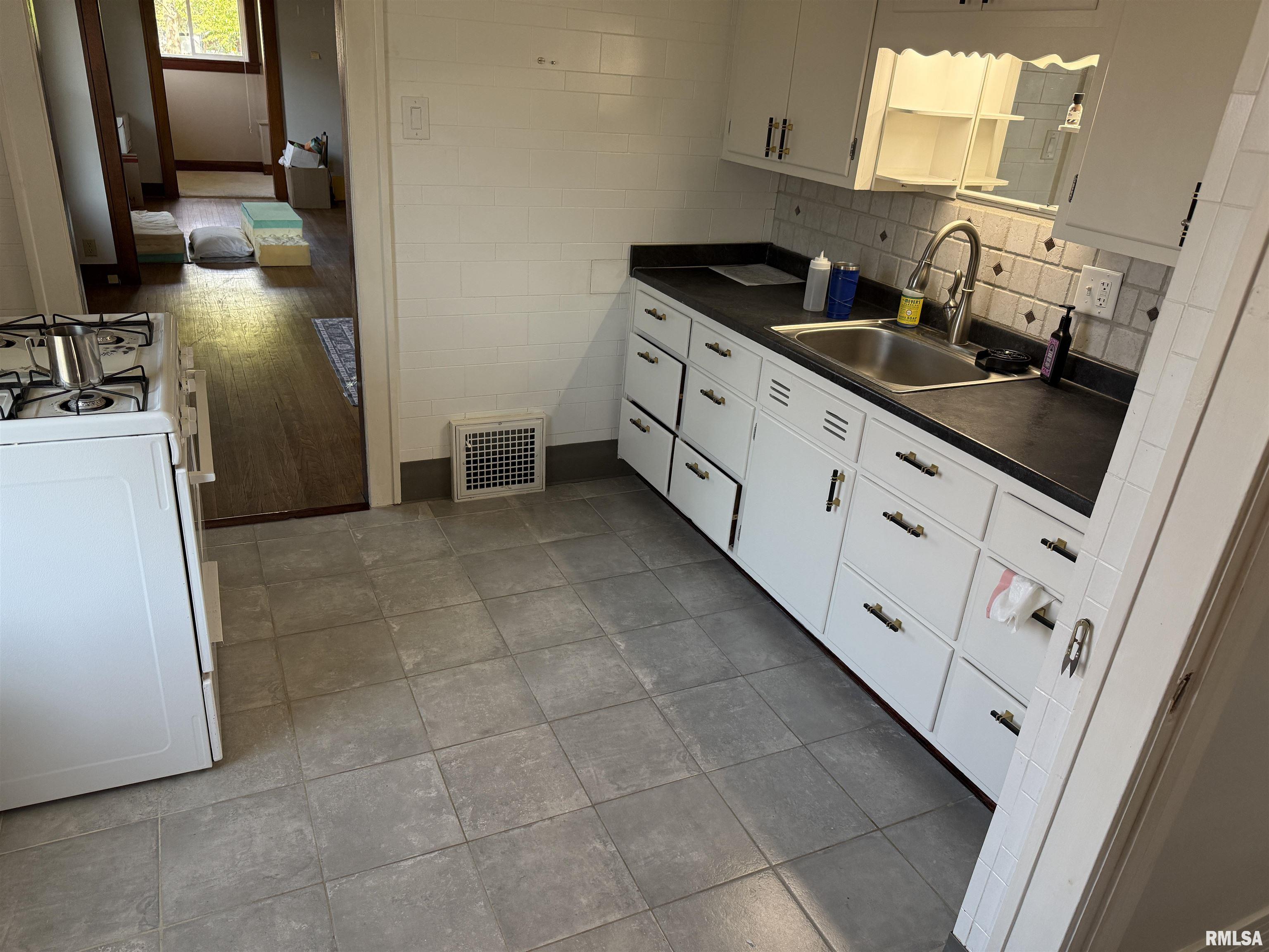 1531 North 9th Street Springfield, IL 62702 - Photo 6 of 12