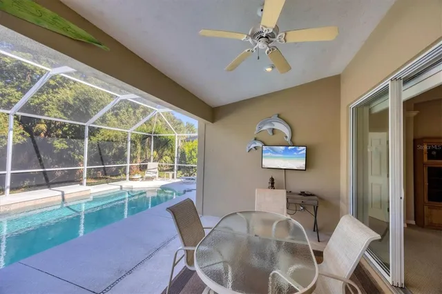 $545,000 | 407 Pinewood Lake Drive, Venice, FL 34285