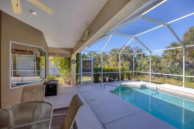 $545,000 | 407 Pinewood Lake Drive, Venice, FL 34285