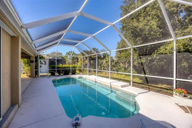 $545,000 | 407 Pinewood Lake Drive, Venice, FL 34285