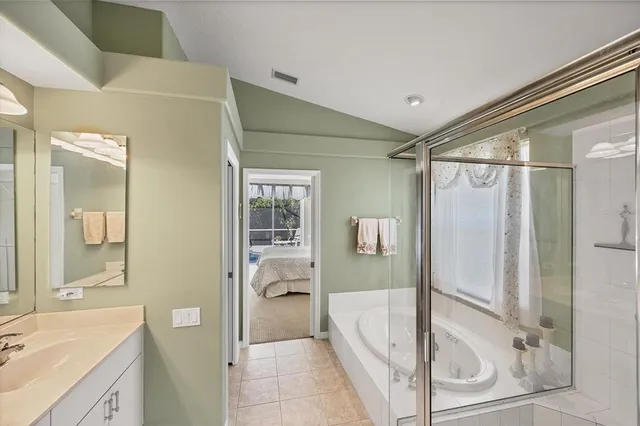 $545,000 | 407 Pinewood Lake Drive, Venice, FL 34285