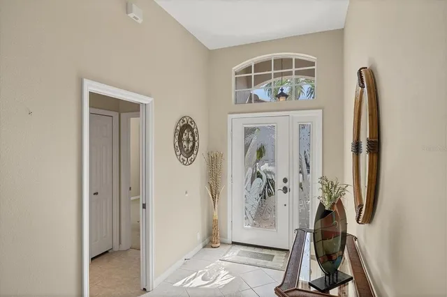 $545,000 | 407 Pinewood Lake Drive, Venice, FL 34285