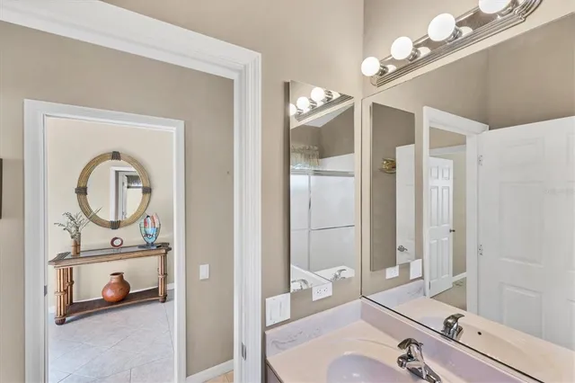 $545,000 | 407 Pinewood Lake Drive, Venice, FL 34285