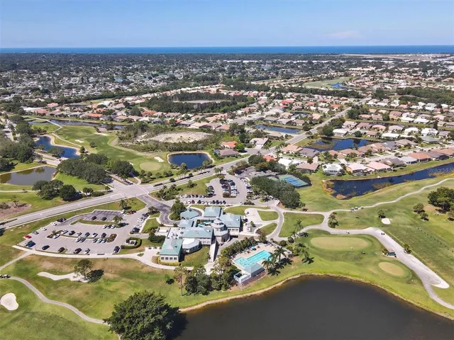 $545,000 | 407 Pinewood Lake Drive, Venice, FL 34285