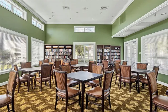 $545,000 | 407 Pinewood Lake Drive, Venice, FL 34285