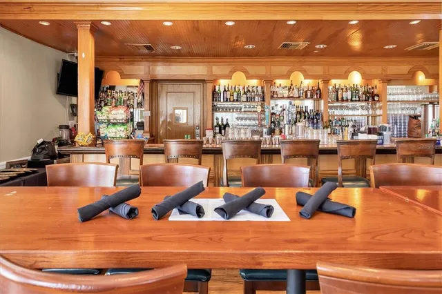 $545,000 | 407 Pinewood Lake Drive, Venice, FL 34285