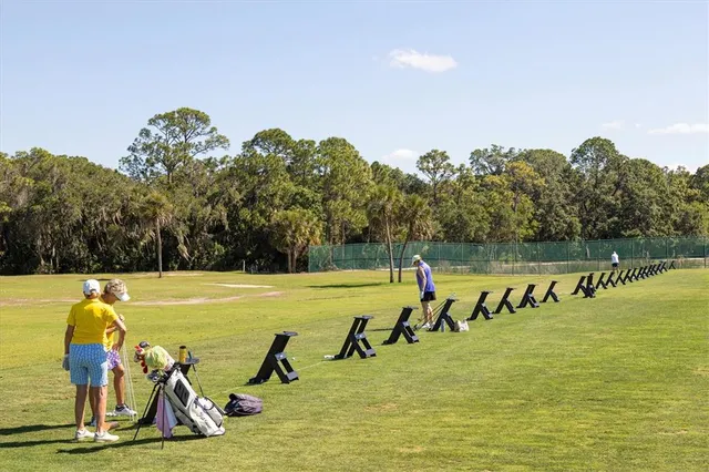 $545,000 | 407 Pinewood Lake Drive, Venice, FL 34285