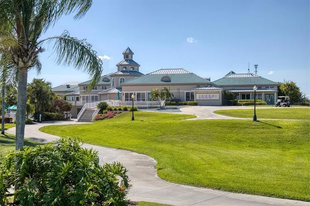 $545,000 | 407 Pinewood Lake Drive, Venice, FL 34285