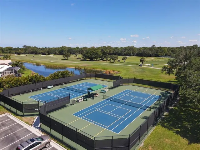 $545,000 | 407 Pinewood Lake Drive, Venice, FL 34285