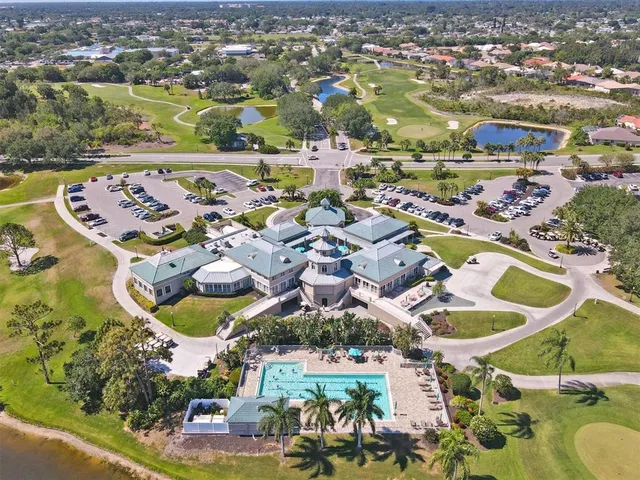 $545,000 | 407 Pinewood Lake Drive, Venice, FL 34285