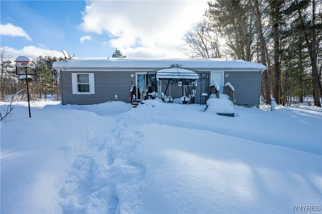 $289,999 | 9414 Gowanda State Road, Eden, NY 14057