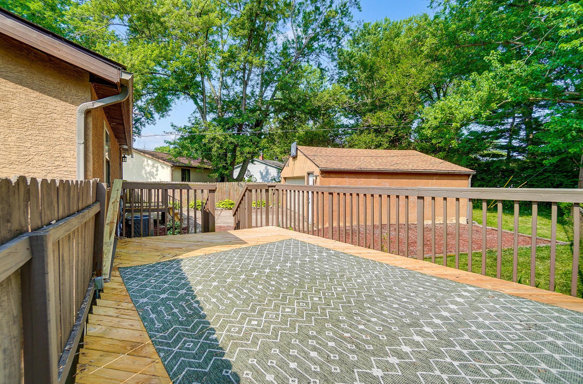 3075 Whitlow Road Columbus, OH 43232 - Photo 40 of 45 Deck