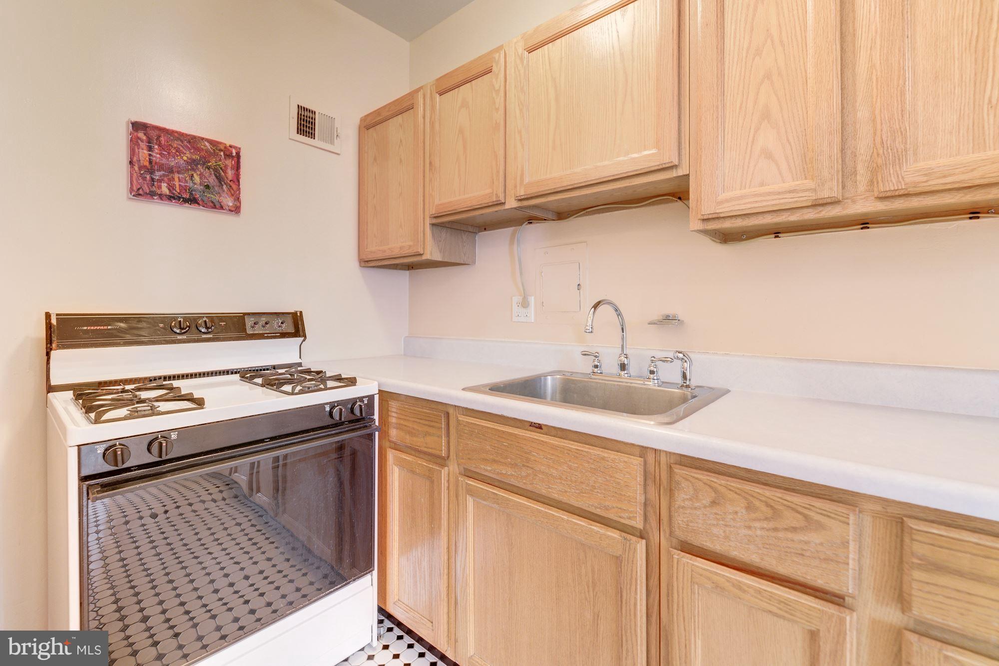 1 Scott Circle Northwest, Unit 604 Washington, DC 20036 - Photo 19 of 30 Kitchen