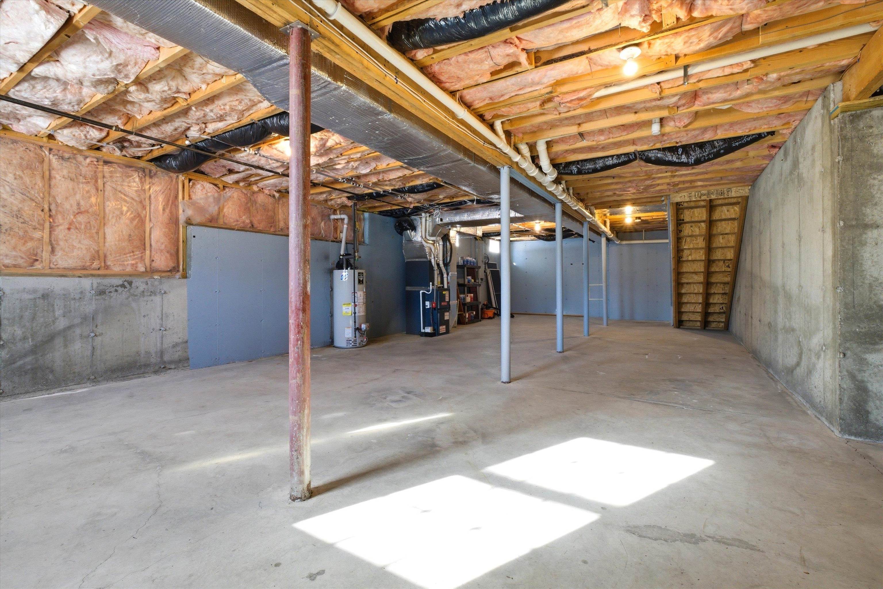 57 Newstead Way, Unit 3 Manchester, NH 03104 - Photo 38 of 44