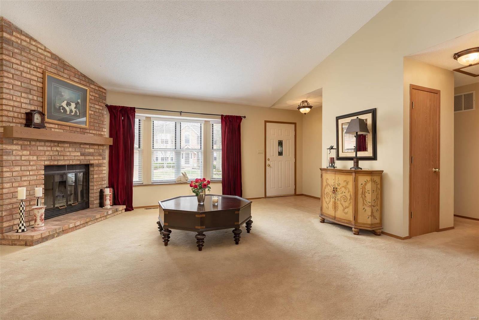 7035 Chalkstone Road St. Louis, MO 63129 - Photo 2 of 22 Gallery Image 2