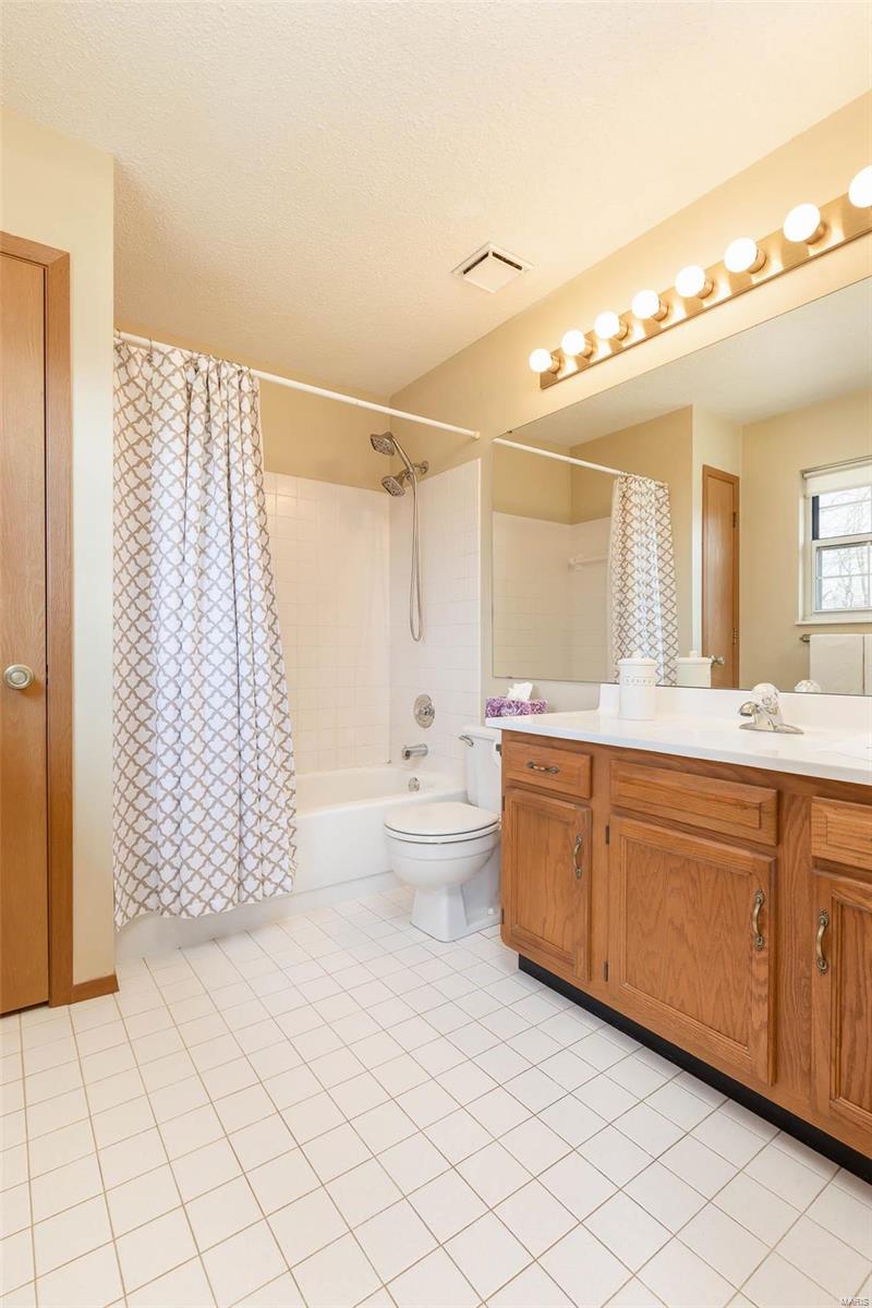 7035 Chalkstone Road St. Louis, MO 63129 - Photo 11 of 22 Gallery Image 11
